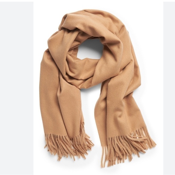 Banana Republic Accessories - Banana Republic 32” x 80” Camel Fringe blanket scarf.